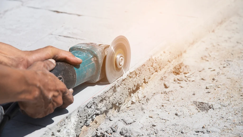 CRACKING AND REMOVAL FOR CONCRETE CUTTING